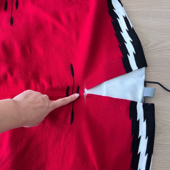 Traditional Mexican Wool poncho - Picture 5 of 6